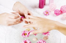 Stunning manicure? What to do for nail polish to last longer?