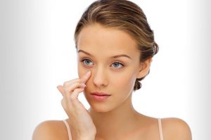How to hide dark under-eye circles? Concealers, makeup tricks and methods of application