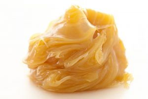 What are the cosmetic properties of lanolin?
