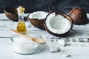 Do you like changes? Coconut oil – an alternative to most of hair cosmetics